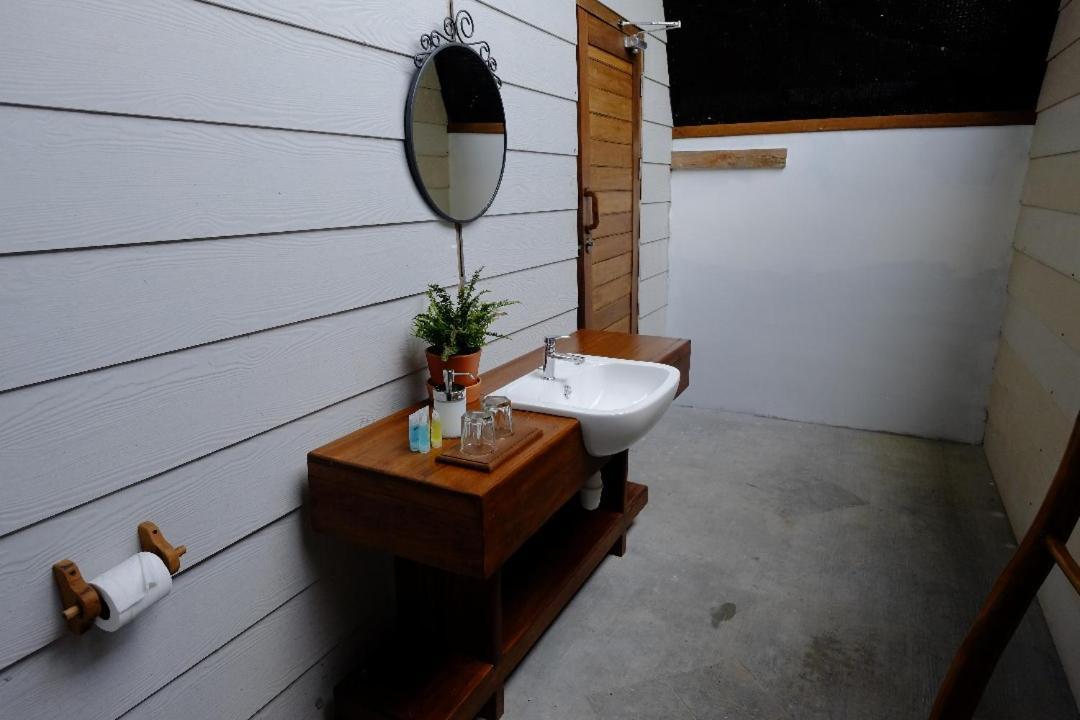Bayu Lestari Island Resort Mersing Dış mekan fotoğraf